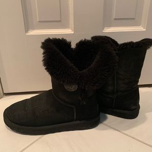 Uggs (black)